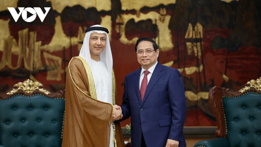 PM urges follow-up on outcomes of phone talks with UAE President